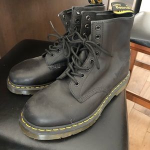 DR MARTENS combat boots original NEW WITHOUT TAGS